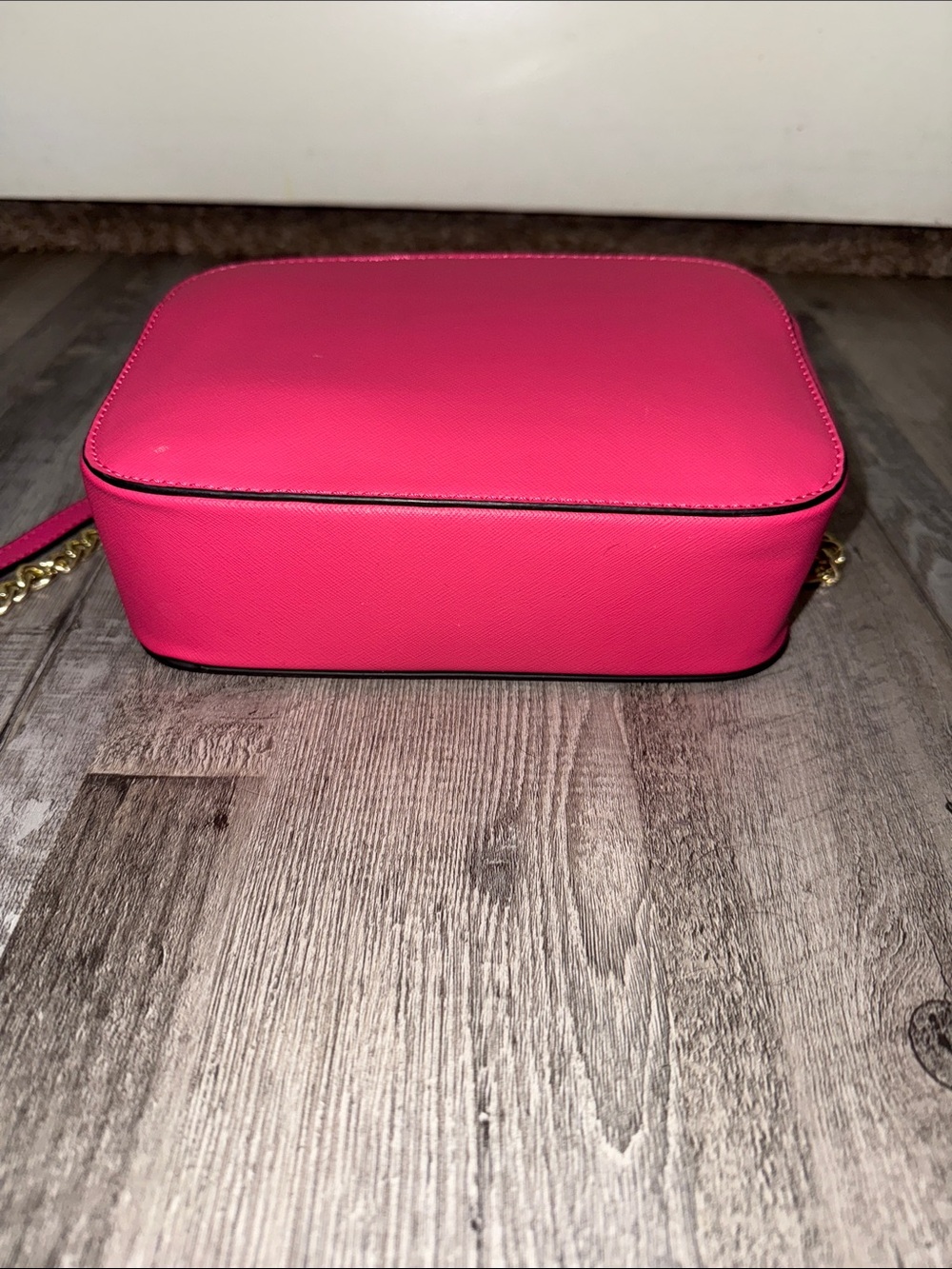 Michael Kors Fuchsia Jet Set Saffiano Crossbody with Gold Hardware - Picture 6 of 8